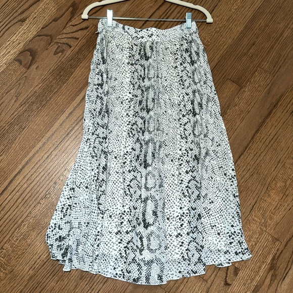 White and gray J.Crew pleated midi skirt - Picture 2 of 6